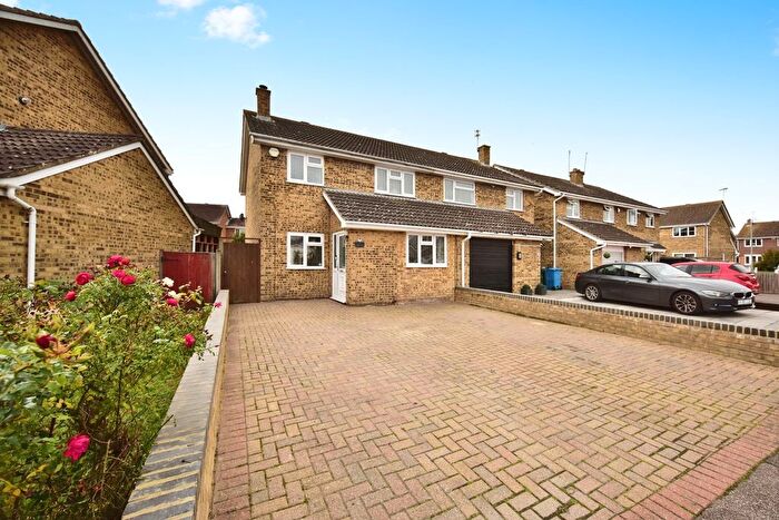 4 Bedroom Semi-Detached House For Sale In Volante Drive, Sittingbourne, Kent, ME10