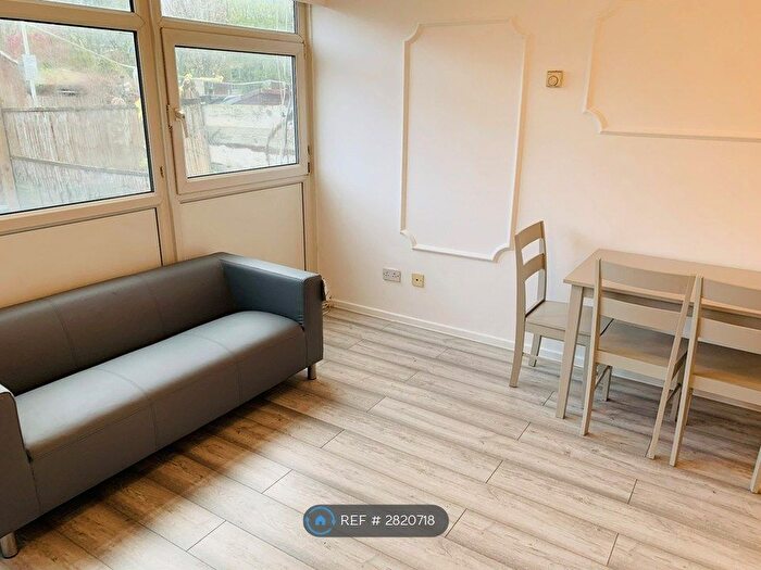 4 Bedroom Maisonette To Rent In John Barnes Walk, London, E15