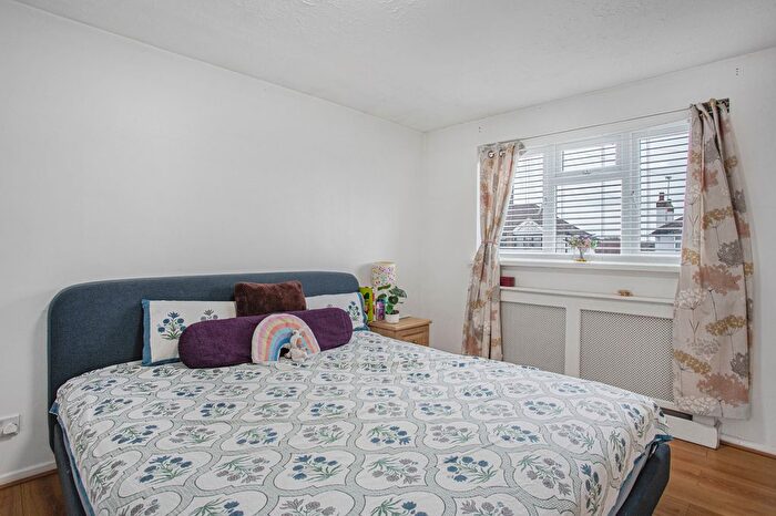 4 Bedroom Detached House For Sale In Worple Road, Staines-Upon-Thames, Surrey, TW18