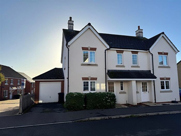 3 Bedroom Semi Detached House For Sale In Meek Road, Newent, GL18