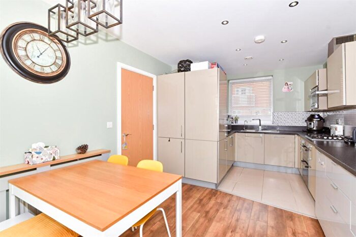 5 Bedroom Semi-Detached House For Sale In Hambrook Road, Holborough Lakes, Snodland, Kent, ME6