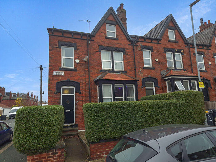 7 Bedroom Terraced House For Sale In Estcourt Avenue, Leeds, LS6