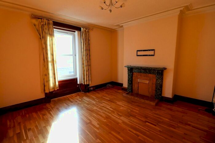 2 Bedroom Flat To Rent In Broomhill Road, City Centre, Aberdeen, AB10