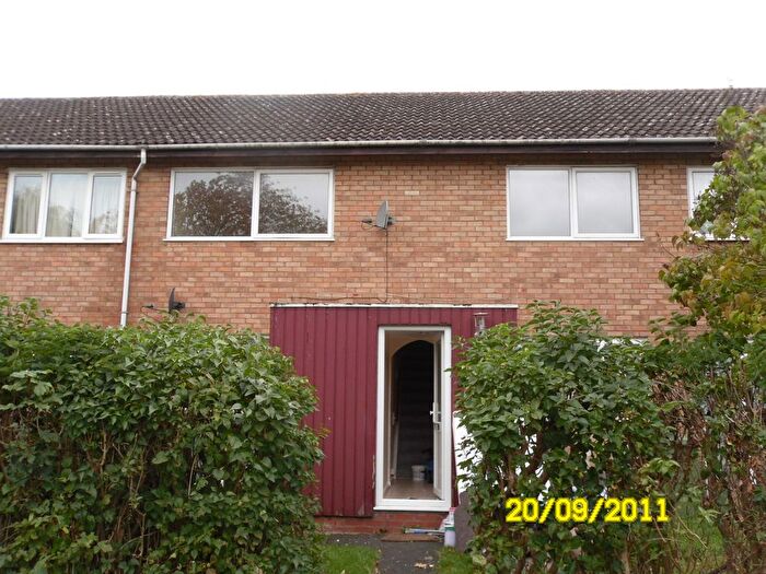 2 Bedroom Maisonette To Rent In Rowle Close, Stantonbury, Milton Keynes, MK14