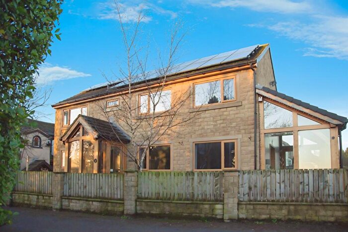 4 Bedroom Detached House For Sale In Stringer House Lane, Emley, Huddersfield, HD8