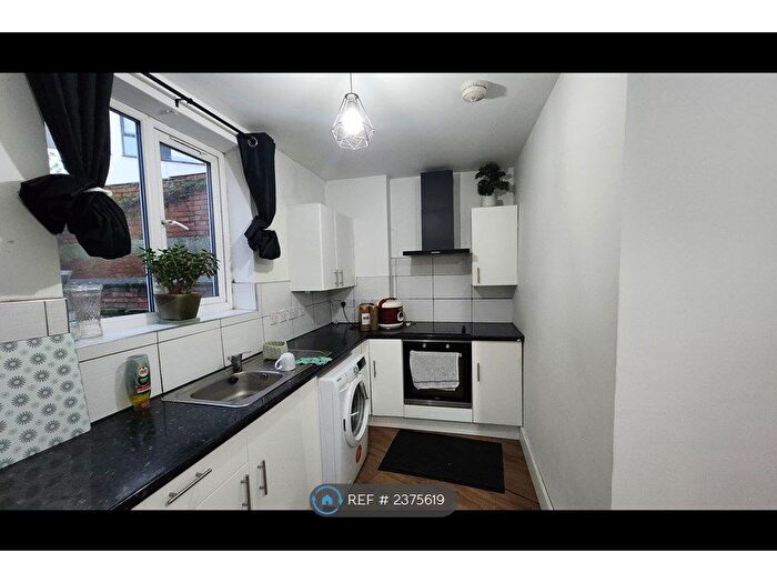 2 Bedroom Flat To Rent In Central House, Leicester, LE1
