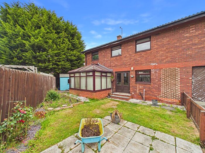 3 Bedroom End Of Terrace House For Sale In West Crescent, Gateshead, NE10