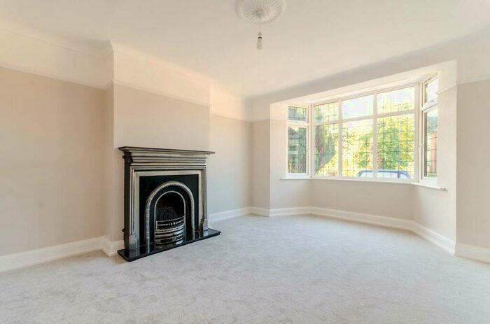 4 Bedroom House To Rent In Beulah Hill, Crystal Palace, London, SE19