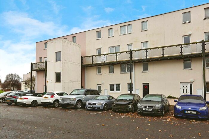 2 Bedroom Maisonette For Sale In Samson Close, Gosport, PO13