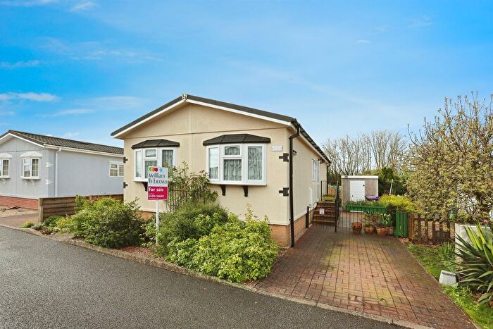 2 Bedroom Mobile/park Home For Sale In Allington Gardens, Allington, Grantham, NG32