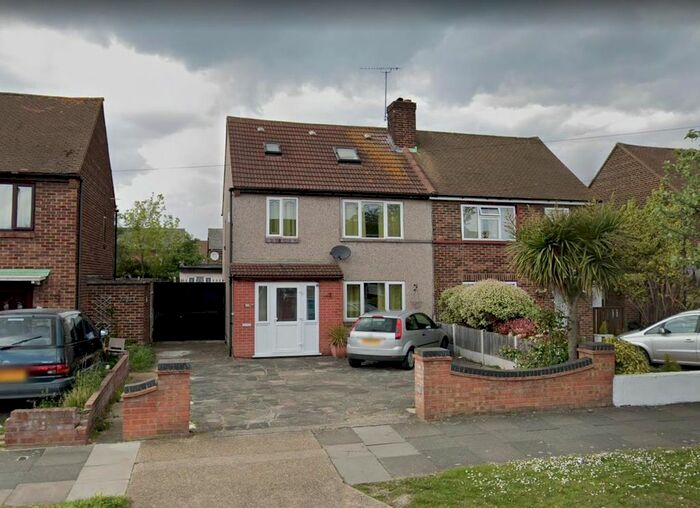 4 Bedroom Semi-Detached House To Rent In Rosewood Avenue, Hornchurch RM12