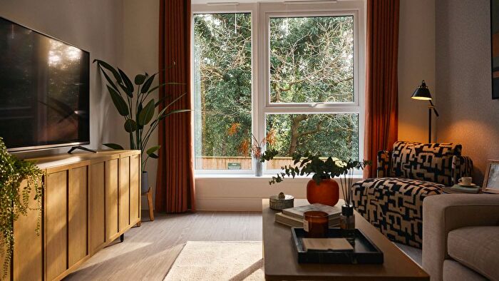 3 Bedroom Property For Sale In Chalk Road, Erith, DA8