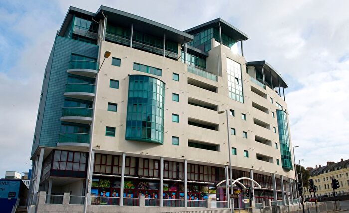 1 Bedroom Flat To Rent In The Crescent, Plymouth, PL1