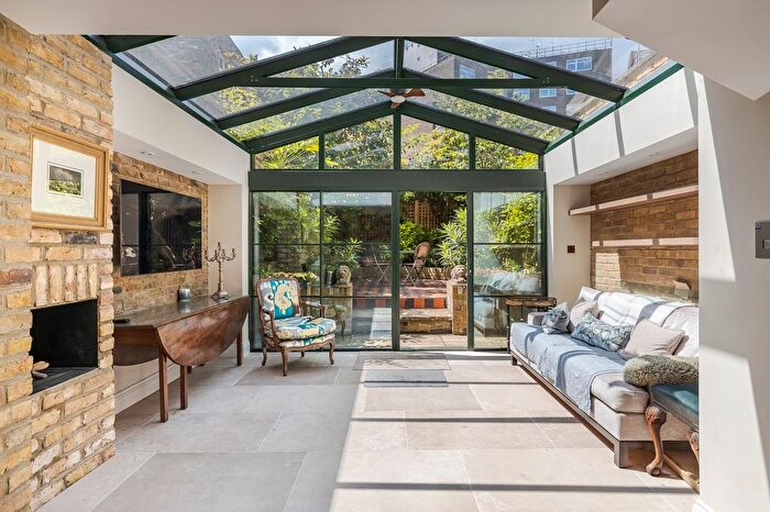 2 Bedroom Property To Rent In Bourne Street, Belgravia, SW1W