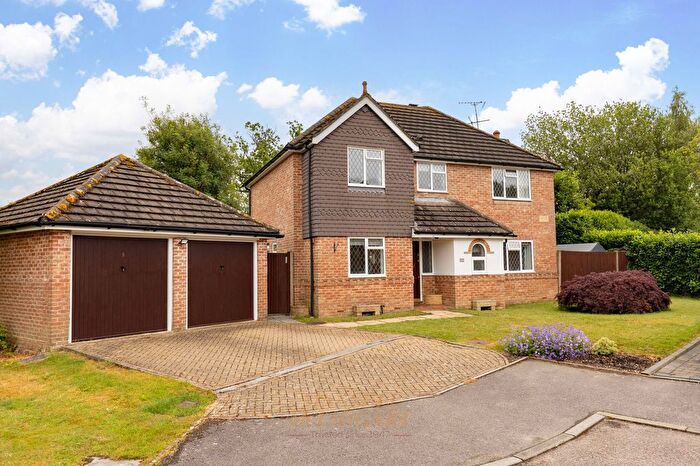4 Bedroom Detached House For Sale In Wynlea Close, Crawley Down, RH10