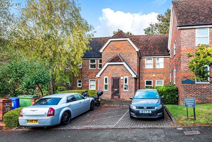 3 Bedroom Apartment To Rent In Malmers Well Road, High Wycombe, HP13
