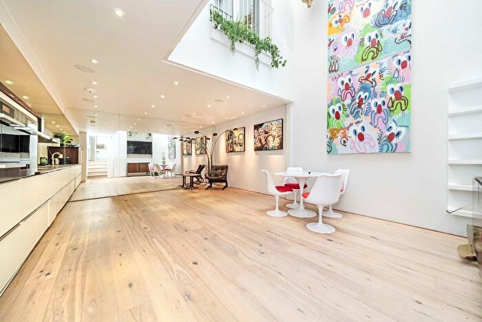 2 Bedroom Property To Rent In Victoria Grove Mews, Notting Hill, W2