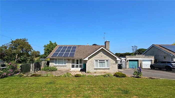 3 Bedroom Bungalow For Sale In Stalbridge Road, Henstridge, Templecombe, Somerset, BA8