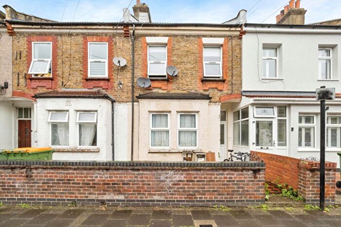 2 Bedroom Flat For Sale In South Esk Road, London, E7