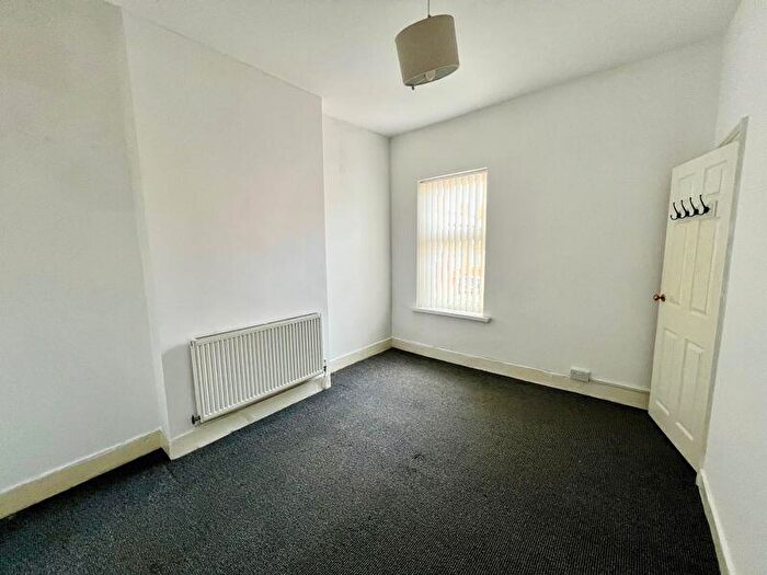 3 Bedroom End Of Terrace House For Sale In Smithfield Road, Wrexham, LL13