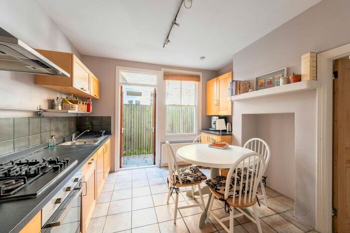 2 Bedroom Maisonette To Rent In Yukon Road, Balham, London, SW12