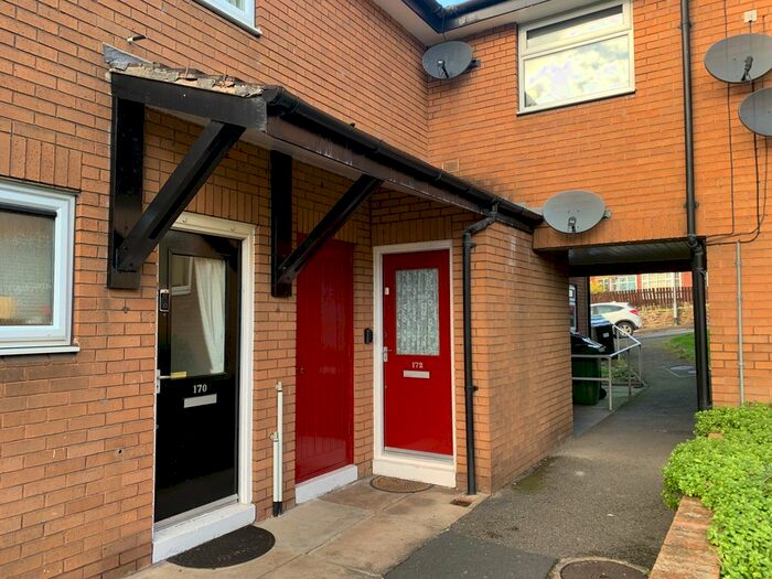 1 Bedroom Flat To Rent In Heckmondwike Road, Dewsbury, West Yorkshire WF13