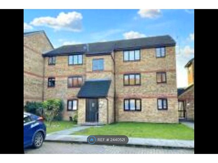 1 Bedroom Studio To Rent In Britten Court, Stratford London, E15