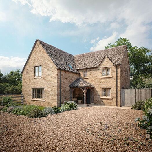 4 Bedroom Detached House For Sale In Carters Yard, Chadlington, OX7