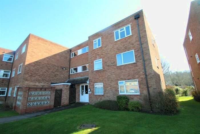 2 Bedroom Flat To Rent In River Park, Hemel Hempstead, HP1