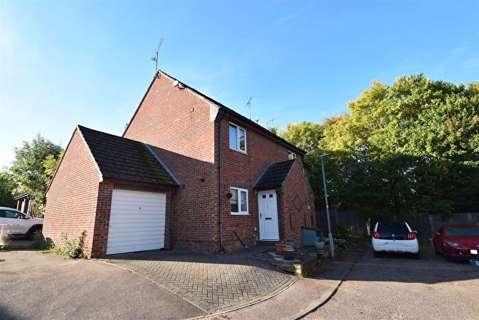 2 Bedroom Property To Rent In Blair Close, Stevenage, SG2