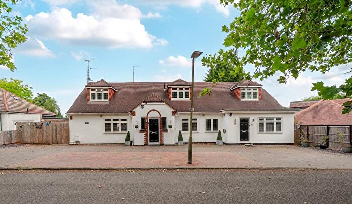 5 Bedroom Detached House For Sale In Brookmans Park, Hertfordshire, AL9