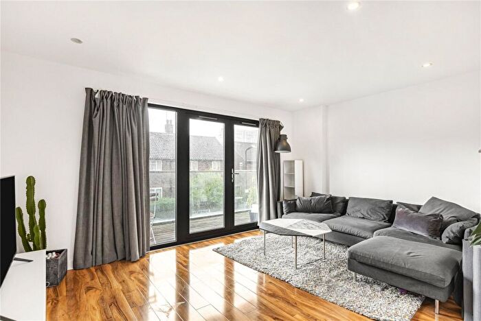 1 Bedroom Apartment For Sale In Holly Street, Hackney, London, E8