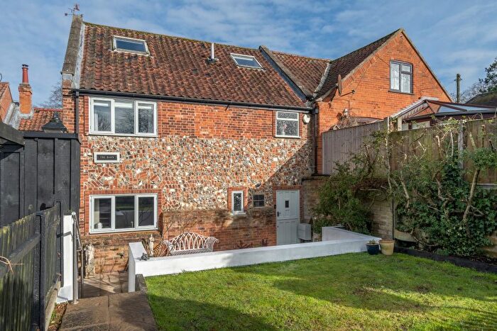 4 Bedroom Barn Conversion For Sale In Church Close, Coltishall, Norwich, NR12