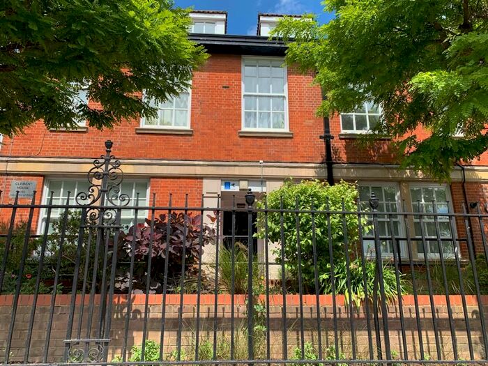 1 Bedroom Flat To Rent In Dalgarno Gardens, London, W10