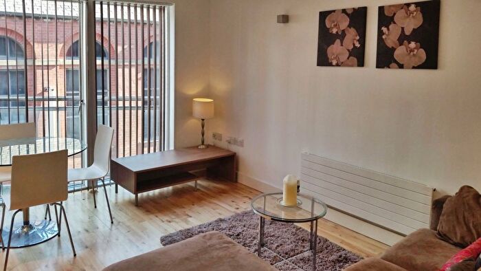 1 Bedroom Flat To Rent In New York Street, Leeds, West Yorkshire, LS2