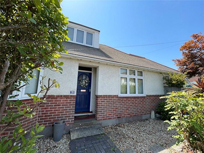 3 Bedroom Bungalow For Sale In Woodlands Avenue, Poole, Dorset, BH15