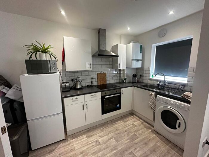 1 Bedroom Flat To Rent In Weeks Road, PO33