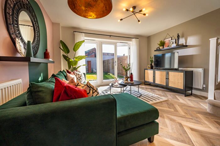 3 Bedroom Terraced House For Sale In Lichfield Street, Fazeley, Tamworth, B78