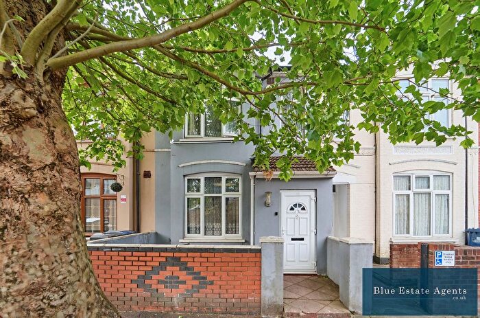 4 Bedroom Terraced House For Sale In Beaconsfield Road, Southall, UB1