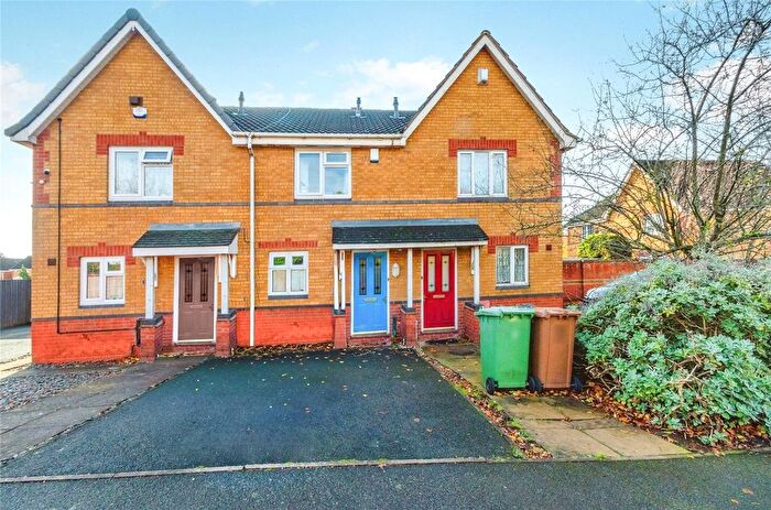 2 Bedroom Town House For Sale In Red Brook Road, Walsall, West Midlands, WS2