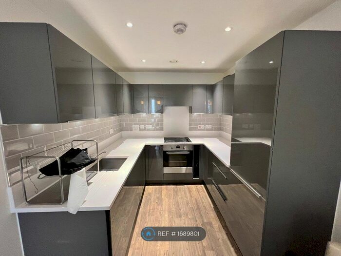 2 Bedroom Flat To Rent In Palladian Court, New Addington, Croydon, CR0