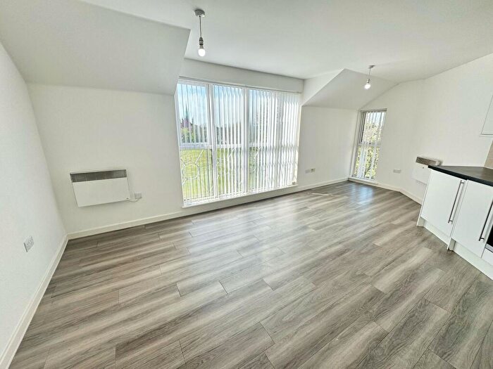 2 Bedroom Apartment To Rent In Spekeland Road, L7