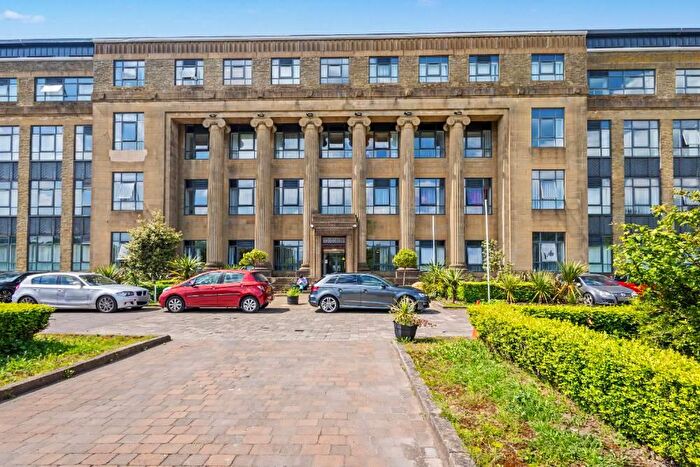 1 Bedroom Flat For Sale In Card House, Bingley Road, Bradford, BD9