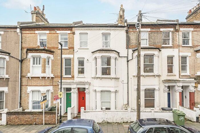 1 Bedroom Flat To Rent In St. Luke's Avenue, London, SW4