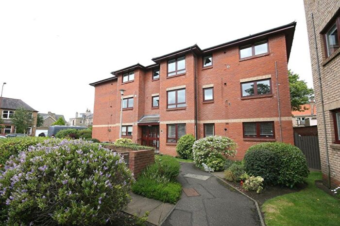 3 Bedroom Flat To Rent In Caithness Place, Trinity, Edinburgh, EH5