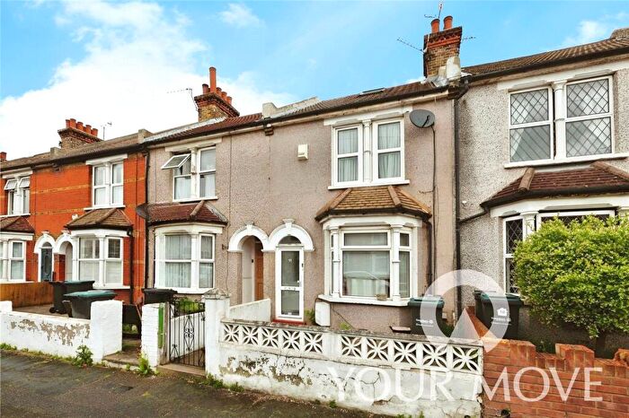 3 Bedroom Terraced House To Rent In Portland Avenue, Gravesend, Kent, DA12