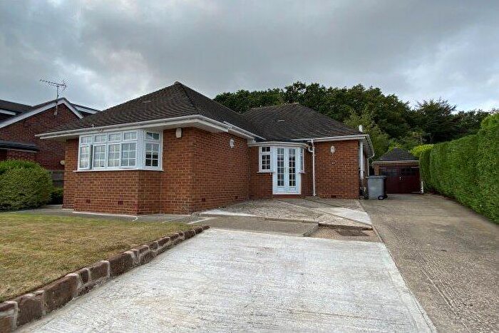 2 Bedroom Detached Bungalow To Rent In Covertside, Wirral, CH48