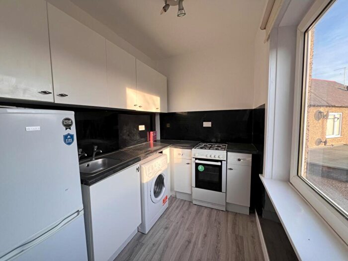 2 Bedroom Flat To Rent In Crewe Crescent, Edinburgh, EH5