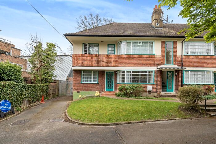 2 Bedroom Maisonette To Rent In Glenhill Close, Finchley, N3