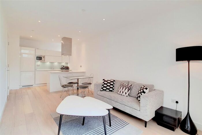 1 Bedroom Flat To Rent In Kensington Apartments, London, E1